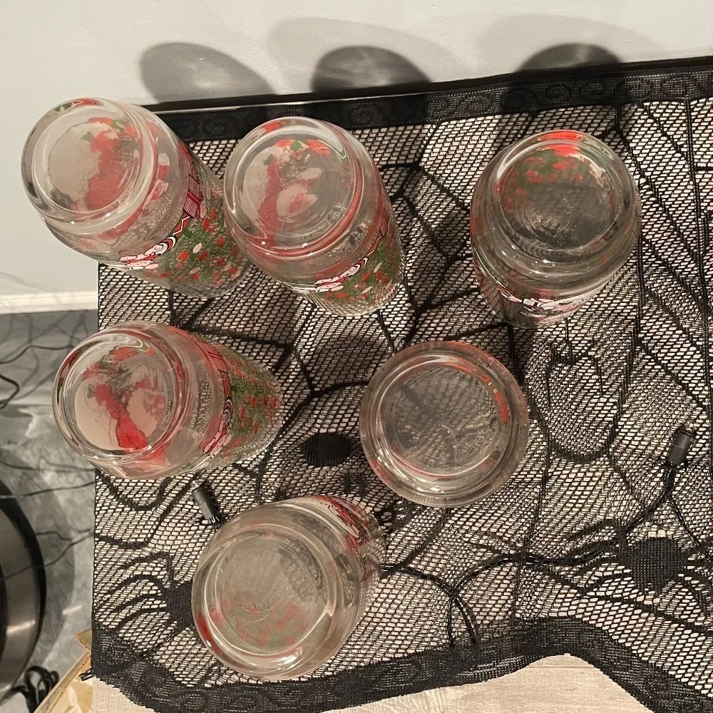 Vintage Coca Cola Classic Santa Christmas Glasses 1984 MC CRORY STORES, INC.